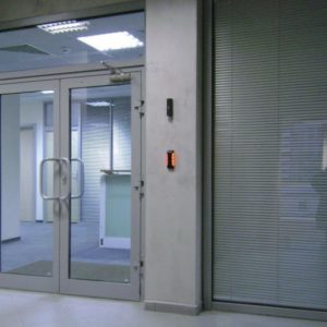 Противопожарная дверь EIW-90 из алюминия / серия FRM7133